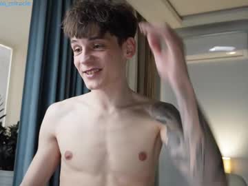 See Aiko_miracle online Now @ gooch.cam
