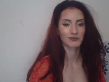See Allesy_casey online Now @ gooch.cam