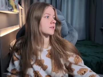 See Candy_meggie online Now @ gooch.cam