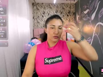 See Giafox_ online Now @ gooch.cam
