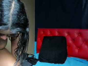 See Hiilary19 online Now @ gooch.cam