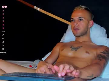 See Jeremmy_5_ online Now @ gooch.cam