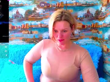 See Ladylucky_ online Now @ gooch.cam