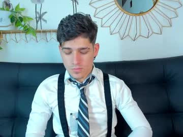 See Liamduvall online Now @ gooch.cam