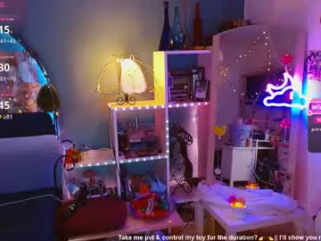 See Lunaoddity online Now @ gooch.cam