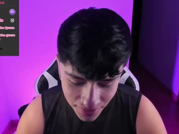See Mathewwx_m online Now @ gooch.cam