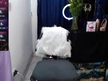 See Mhialorens online Now @ gooch.cam