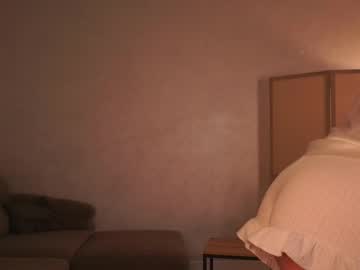 See Mist_mia online Now @ gooch.cam