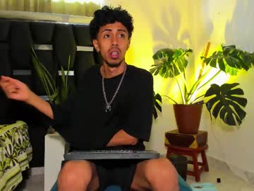 See Raydevil_ online Now @ gooch.cam