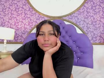 See Soffypurple online Now @ gooch.cam