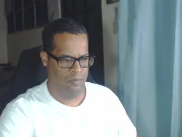 See Toni2814 online Now @ gooch.cam