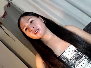 See Trixie121698 online Now @ gooch.cam