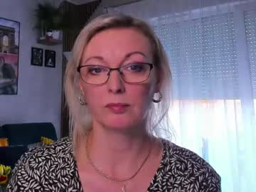 See Xvanessalove online Now @ gooch.cam