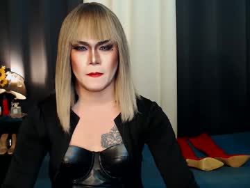 See Xyournightmarequeenx online Now @ gooch.cam