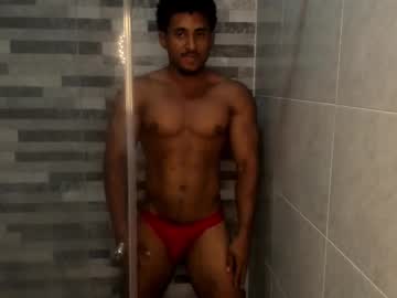 See Zane_lux online Now @ gooch.cam